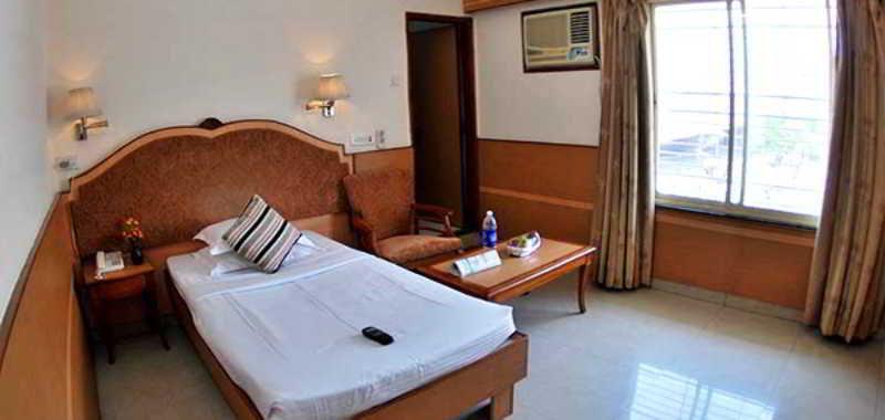 Alleppey Prince Hotel Alappuzha Exterior photo
