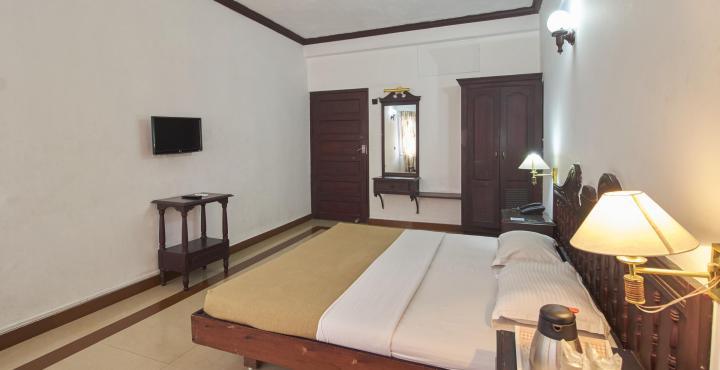 Alleppey Prince Hotel Alappuzha Exterior photo